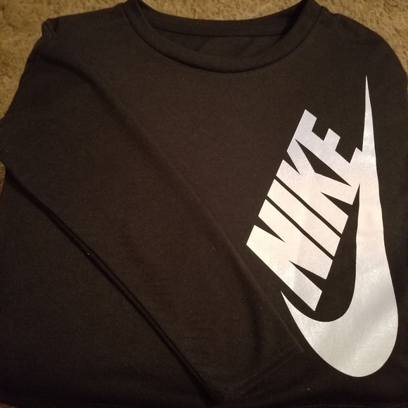 girls nike crop top